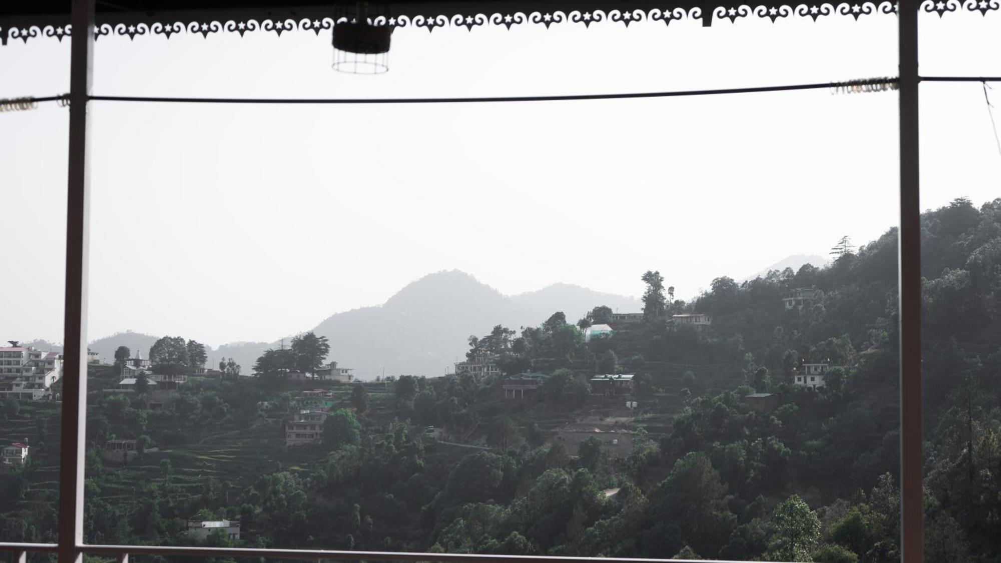 The Rare One'S Mukteshwar - Resort & Cafe Exterior foto