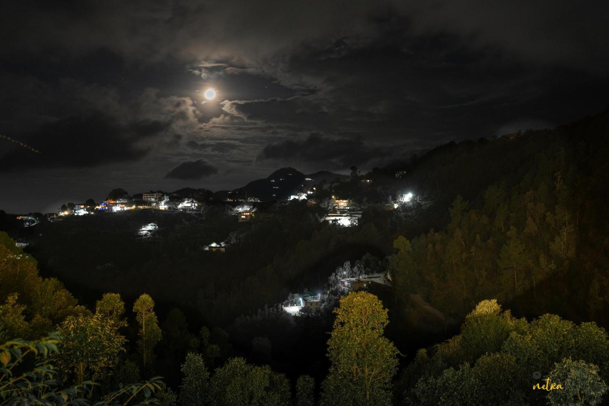 The Rare One'S Mukteshwar - Resort & Cafe Exterior foto