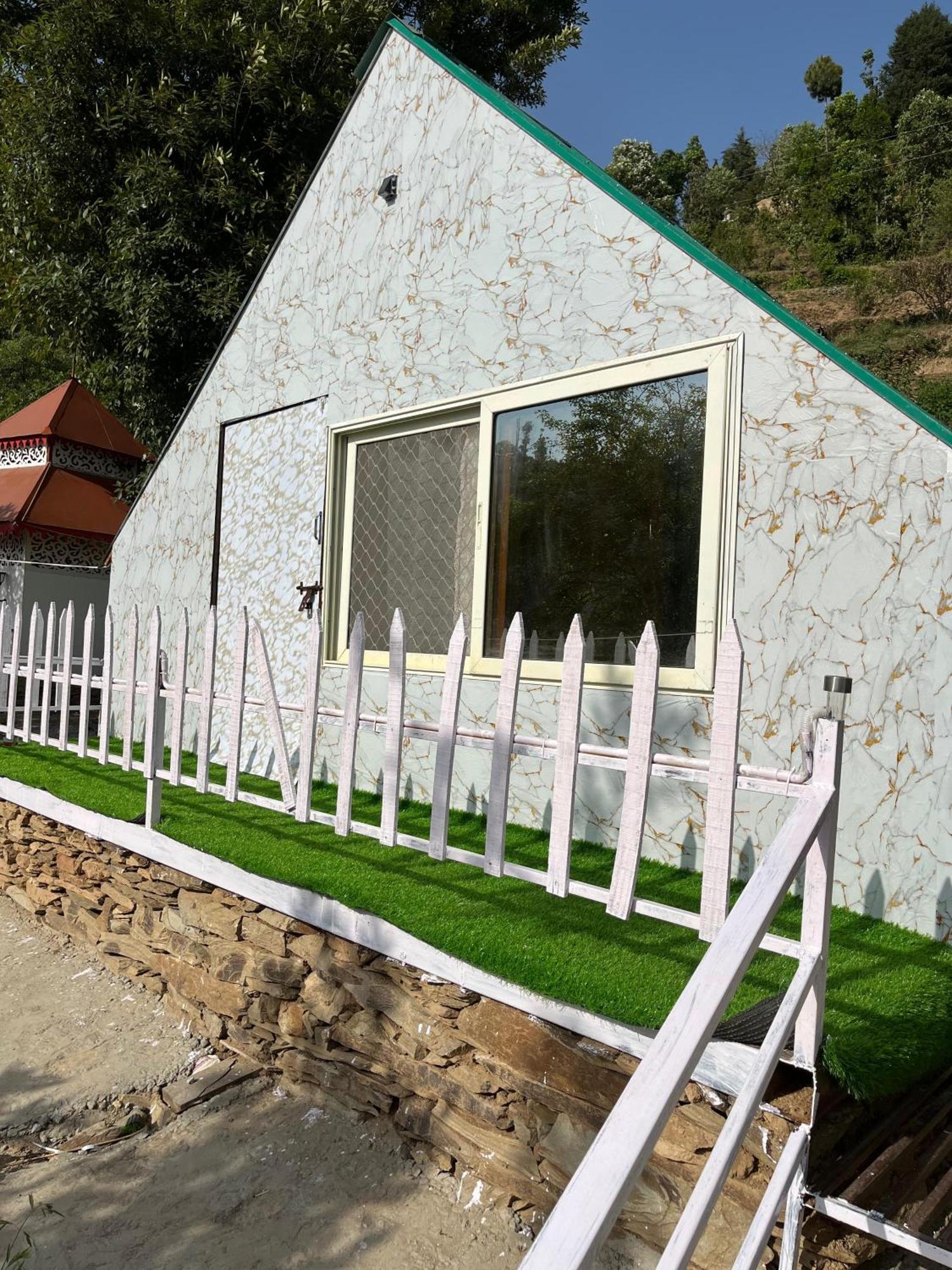 The Rare One'S Mukteshwar - Resort & Cafe Exterior foto