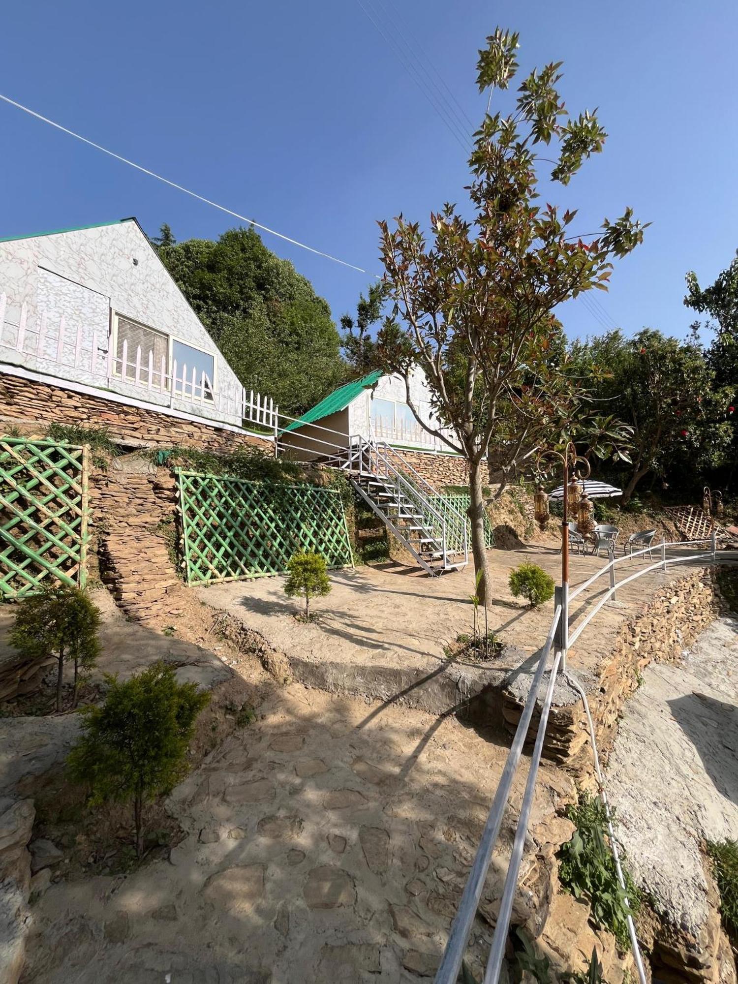 The Rare One'S Mukteshwar - Resort & Cafe Exterior foto
